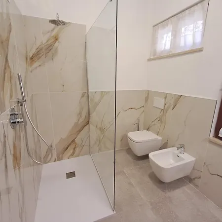Demi House * Πεσκιέρα ντελ Γκάρντα